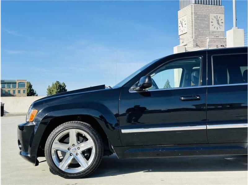 2007 Jeep Grand Cherokee SRT-8 photo 10