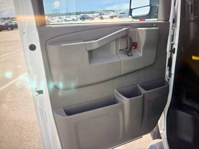 2024 Chevrolet Express 2500