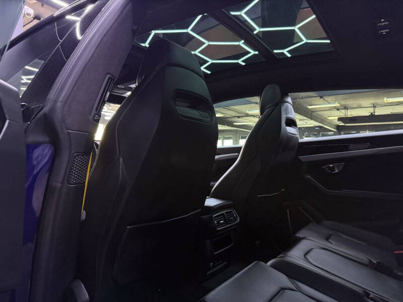 2022 Lamborghini Urus