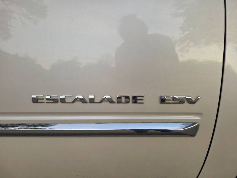 2013 Cadillac Escalade ESV Luxury