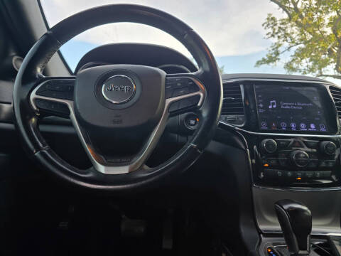 2020 Jeep Grand Cherokee Laredo