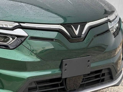 2025 VinFast VF8 Plus