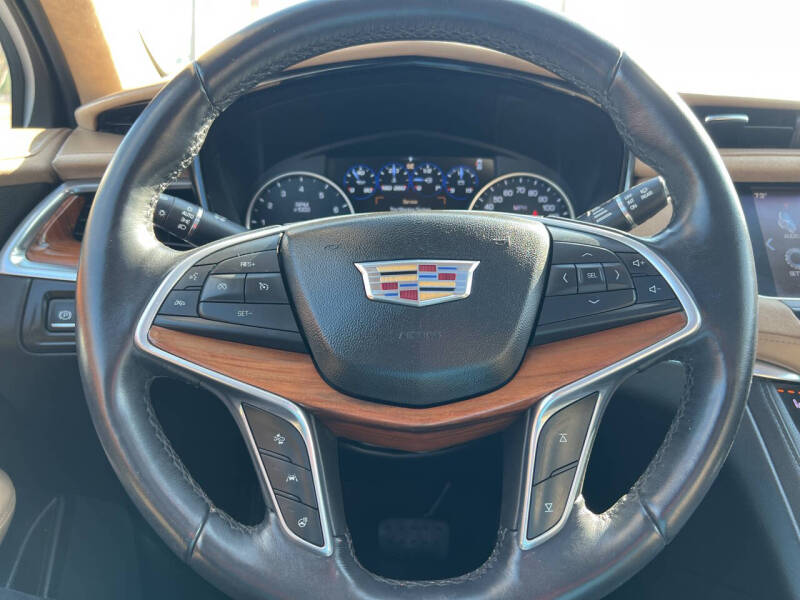 2017 Cadillac XT5 Platinum