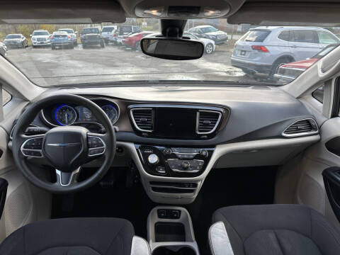 2017 Chrysler Pacifica Touring