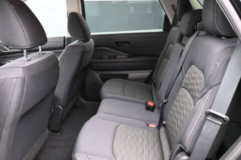 2025 Nissan Pathfinder S