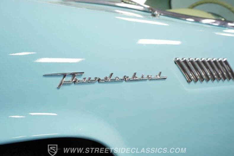 1957 Ford Thunderbird