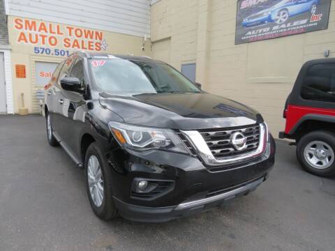 2017 Nissan Pathfinder for sale at Small Town Auto Sales in Hazleton PA