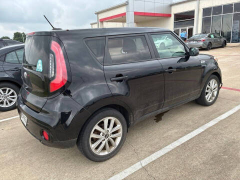 2019 Kia Soul +
