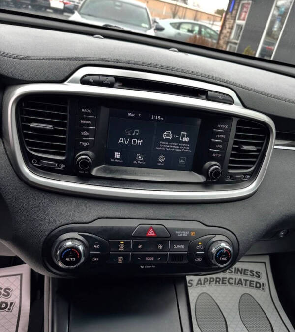 2018 Kia Sorento LX