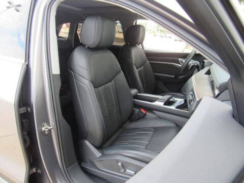 2019 Audi e-tron quattro Prestige