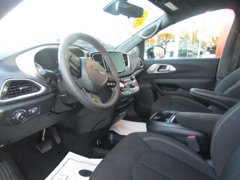 2024 Chrysler Pacifica Touring