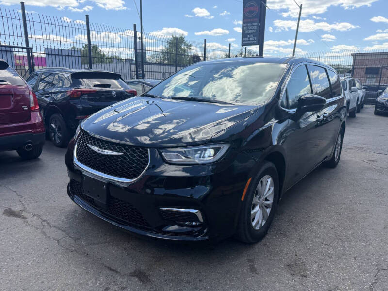 2025 Chrysler Pacifica Select