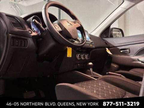 2025 Mitsubishi Outlander Sport LE