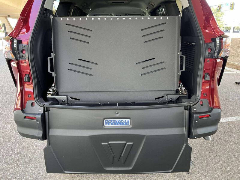 2025 Toyota Sienna LE 8-Passenger