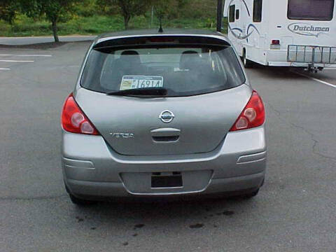 2011 Nissan Versa 1.8 S