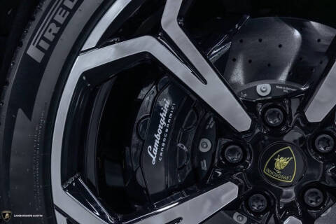 2025 Lamborghini Urus SE