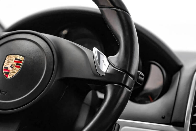 2014 Porsche Cayenne GTS