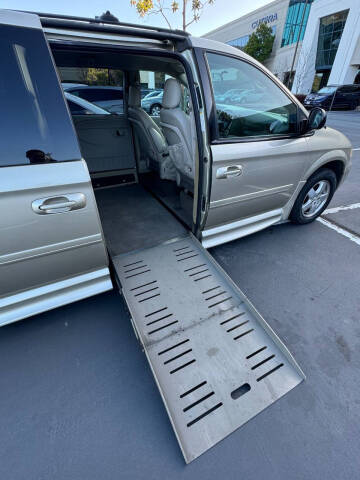 2005 Dodge Grand Caravan SXT