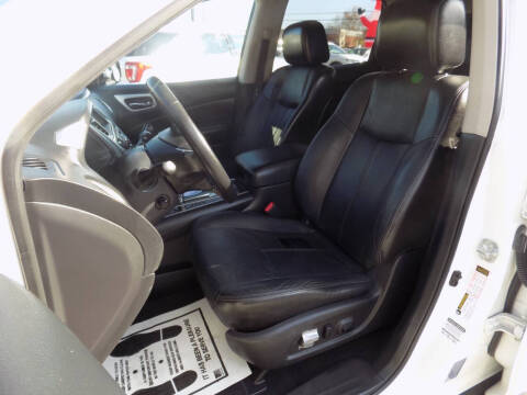 2013 Nissan Pathfinder Platinum