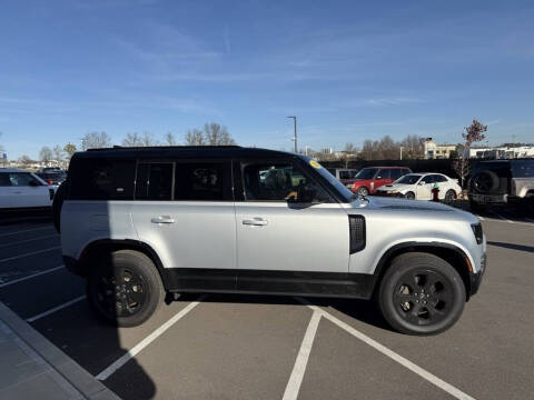 2023 Land Rover Defender 110 X-Dynamic SE