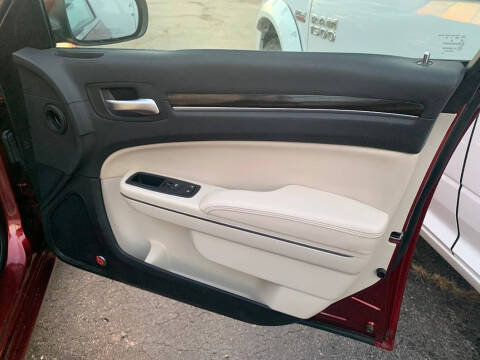 2015 Chrysler 300 Limited