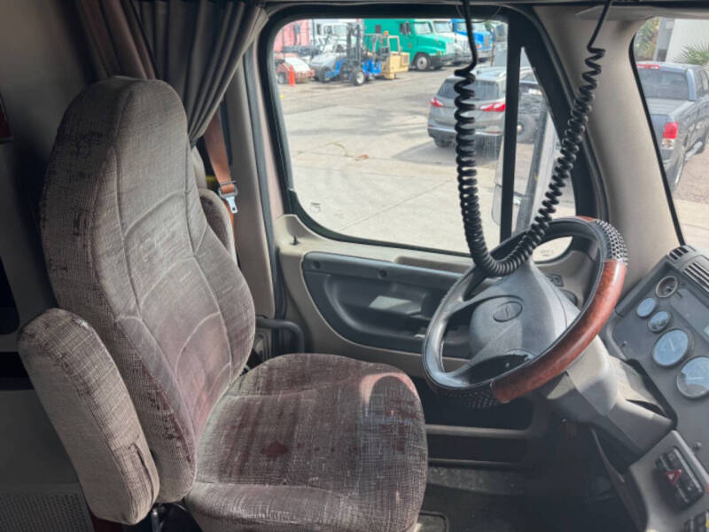 2013 Freightliner Cascadia