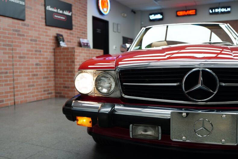 1986 Mercedes-Benz 560-Class 560 SL