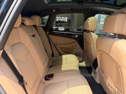 2023 Porsche Macan