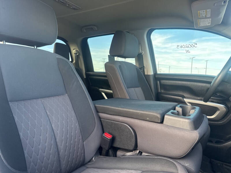 2021 Nissan Titan SV