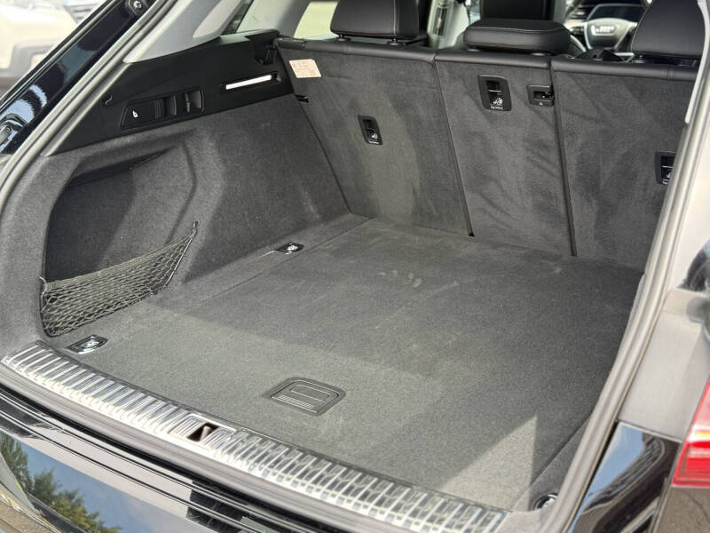 2019 Audi e-tron quattro Premium Plus