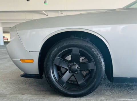 2012 Dodge Challenger SXT Plus