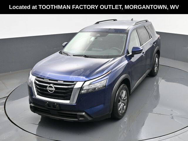2025 Nissan Pathfinder SV