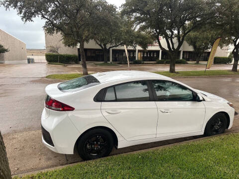 2017 Hyundai Ioniq Hybrid Blue