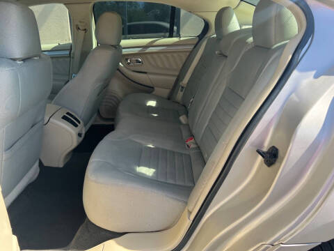 2018 Ford Taurus SE
