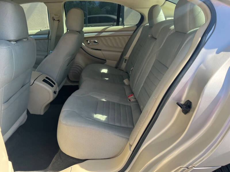 2018 Ford Taurus SE