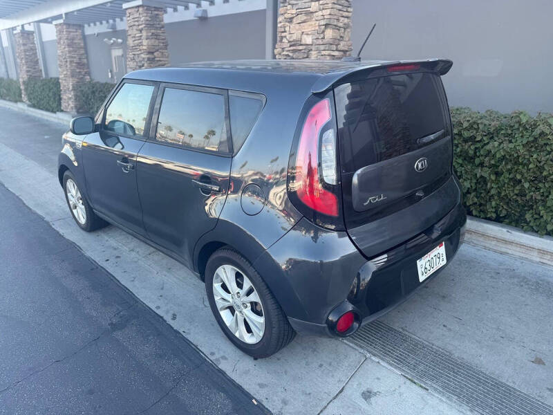 2016 Kia Soul +