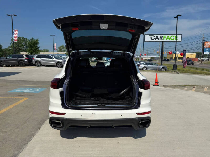 2018 Porsche Cayenne Platinum Edition
