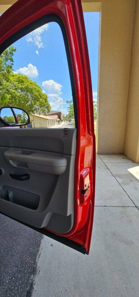 2007 Chevrolet Silverado 1500 for sale at FLORIDA CORVETTE EXCHANGE LLC in Hudson, FL