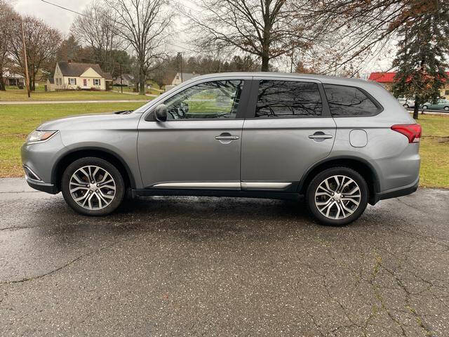 2016 Mitsubishi Outlander for sale at Bowlings Used Cars in Canton OH