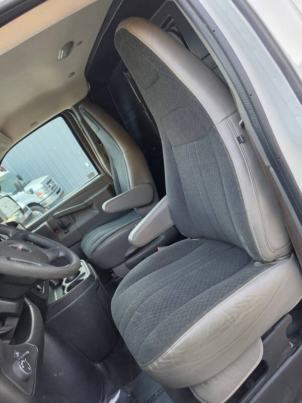 2021 GMC Savana 2500