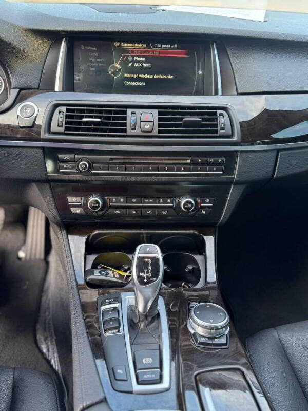 2016 BMW 5 Series 528i