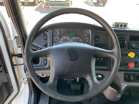 2016 Freightliner M2 106