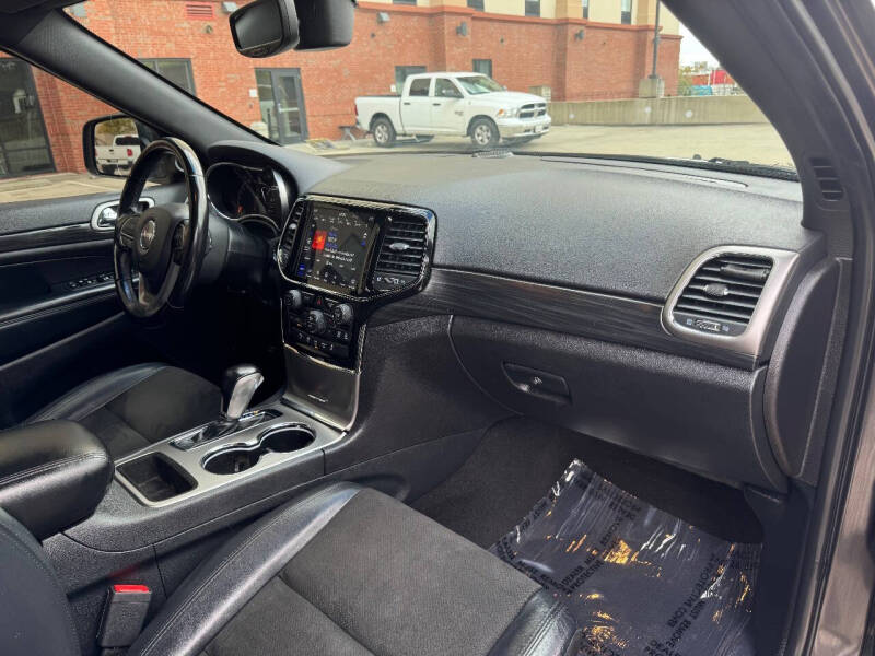 2020 Jeep Grand Cherokee Laredo E