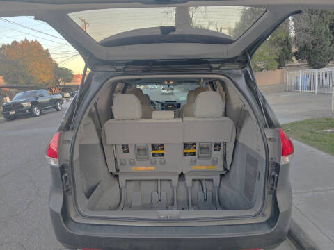 2013 Toyota Sienna L 7-Passenger