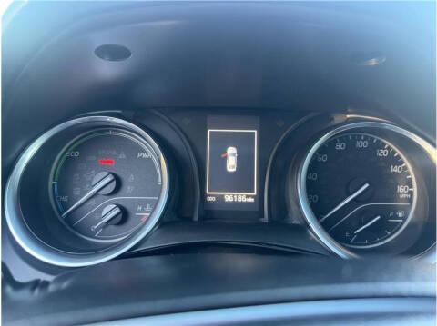 2018 Toyota Camry Hybrid LE