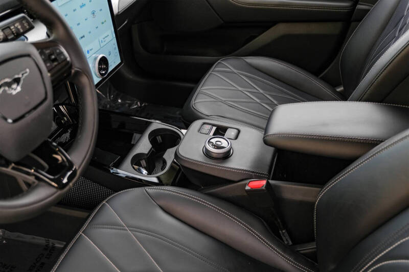 2023 Ford Mustang Mach-E Select