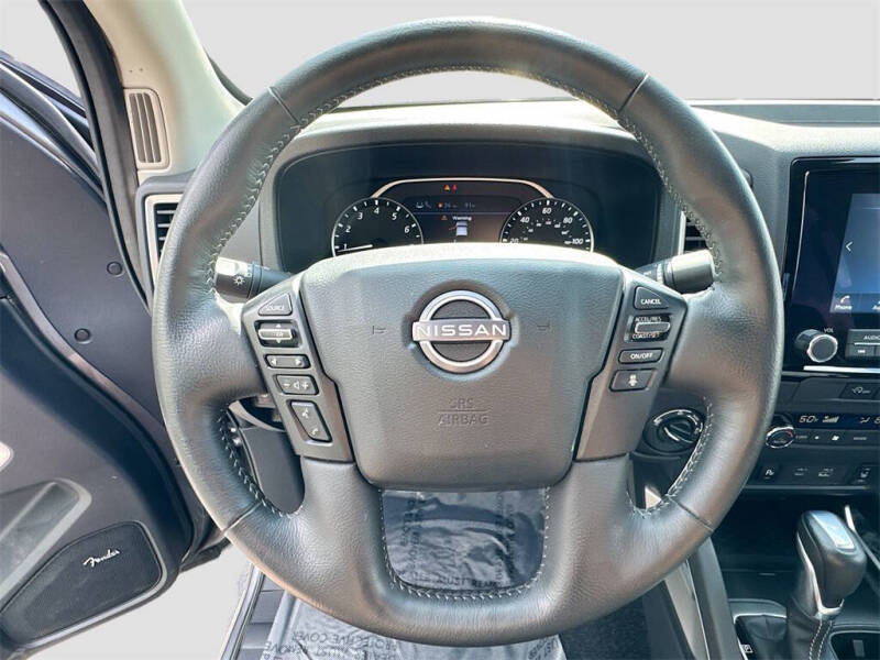 2024 Nissan Frontier SL