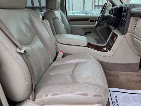 2004 Cadillac Escalade