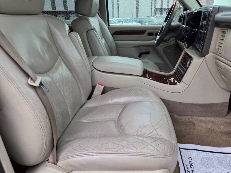 2004 Cadillac Escalade