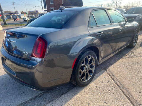 2016 Chrysler 300 S